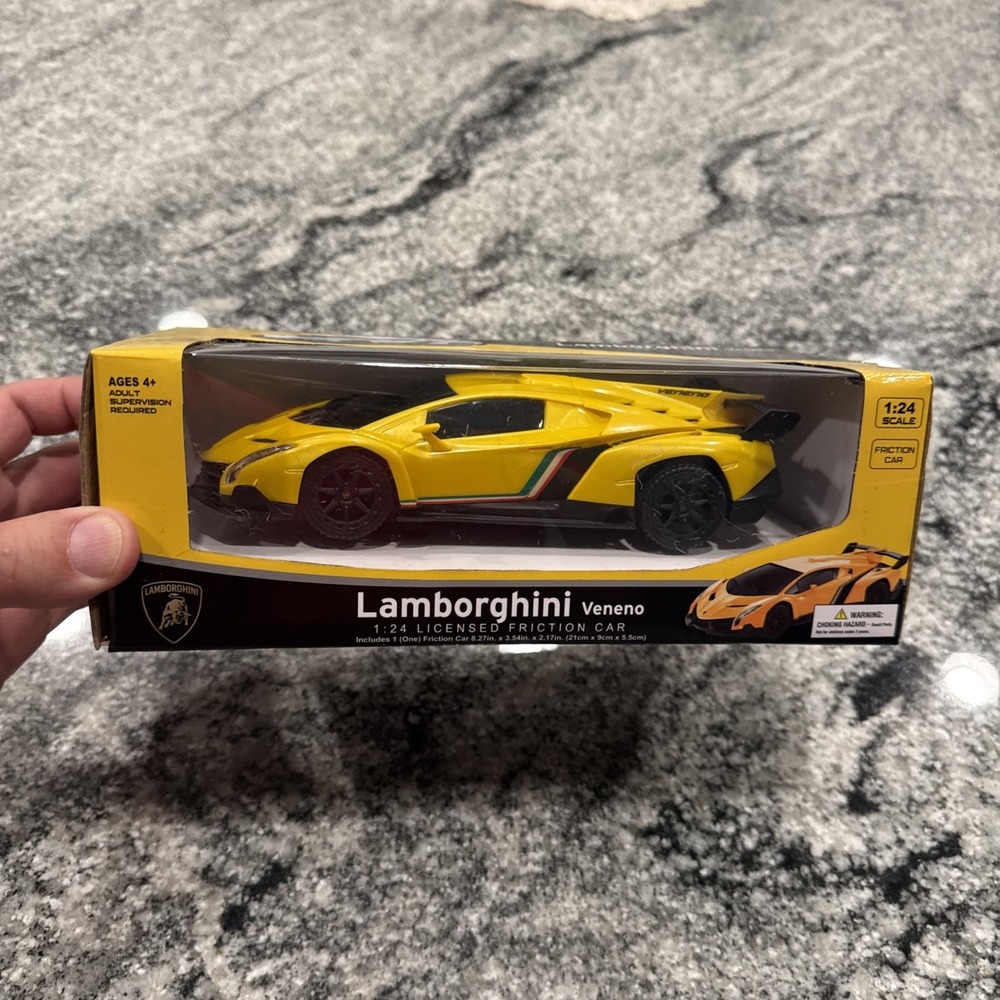 White Lamborghini Veneno 1:24 Scale Licensed Friction Car
